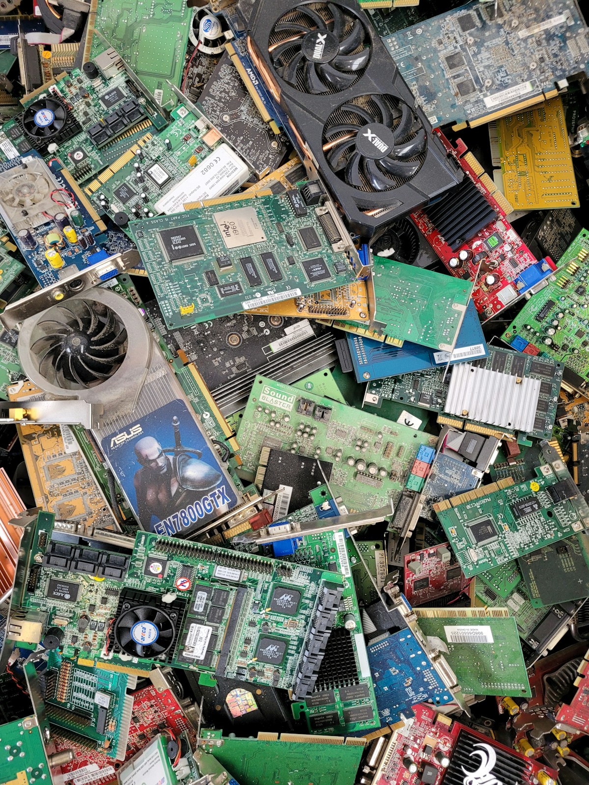 Plăci electronice colectate pentru reciclare