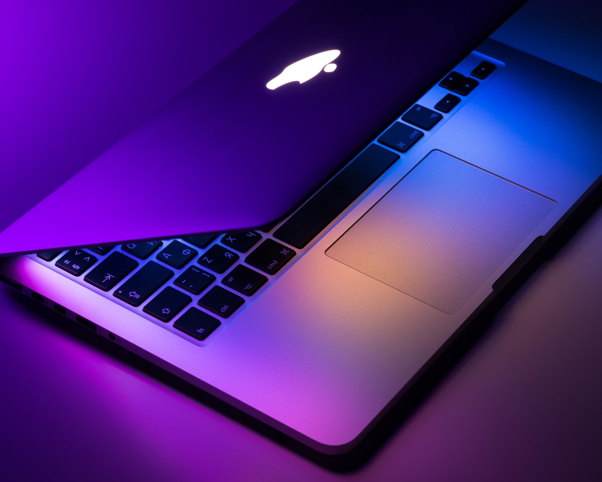 MacBook Pro deschis