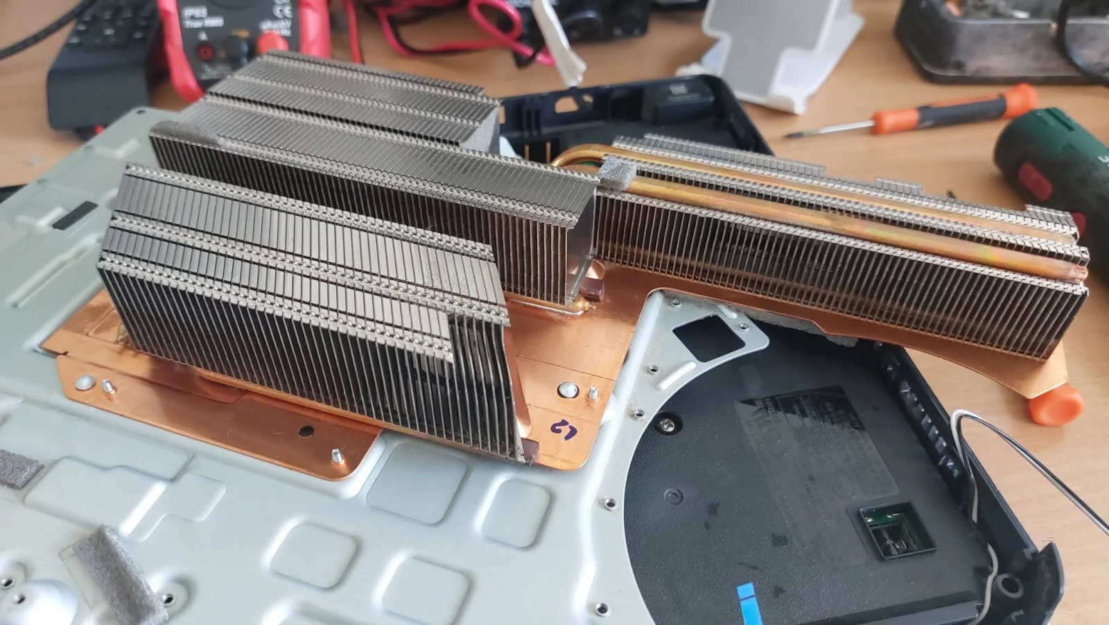 Radiatorul PlayStation 5 după curățare