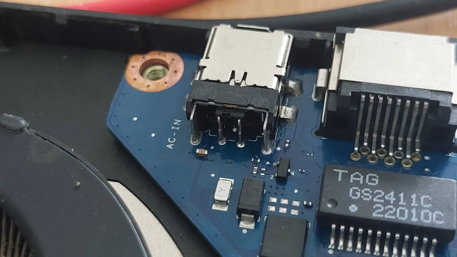 Mufa de alimentare de pe placa de bază Asus TUF Gaming